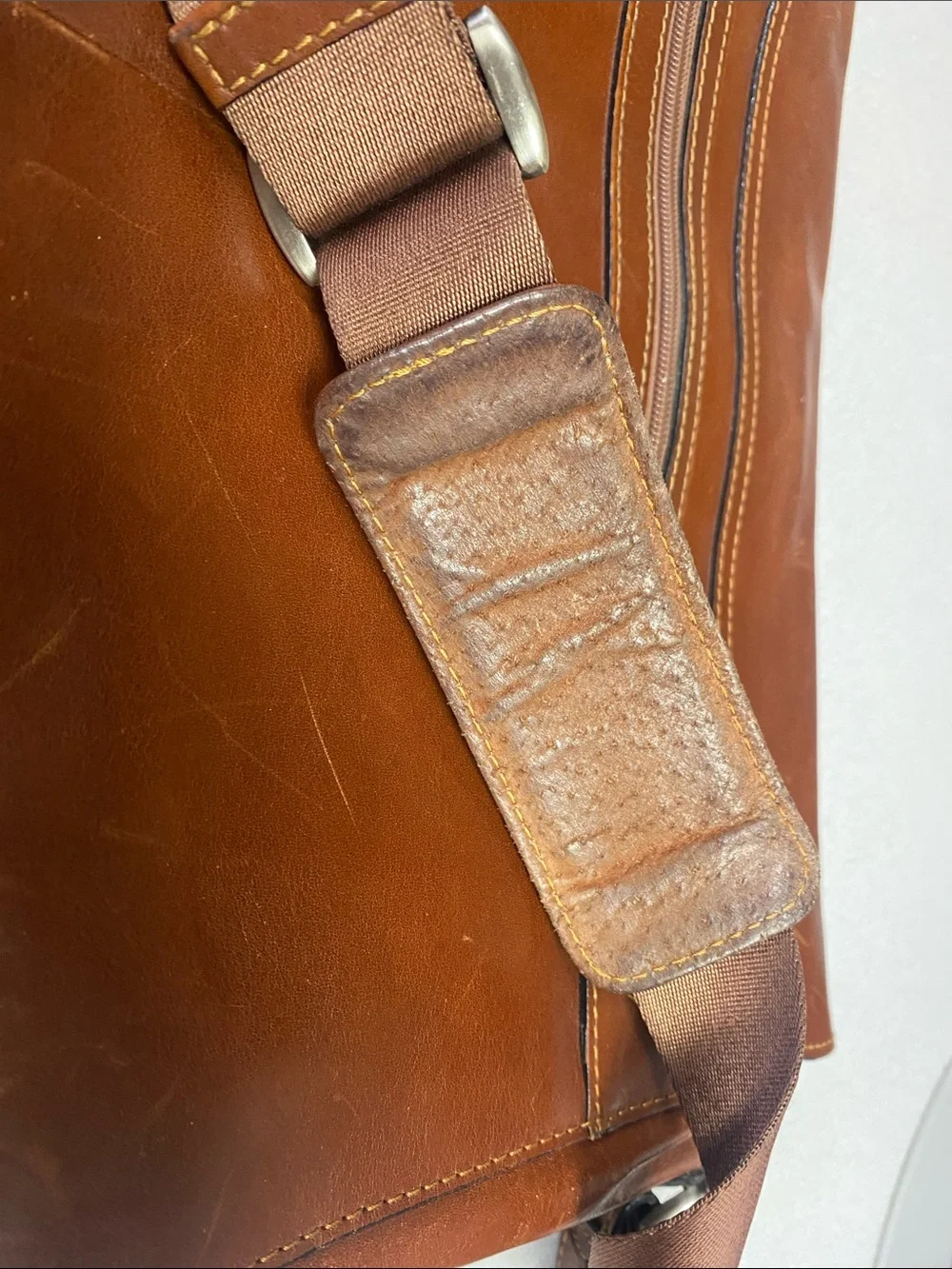 Vintage Men's Brown Leather Messenger Bag with Adjustable Strap
